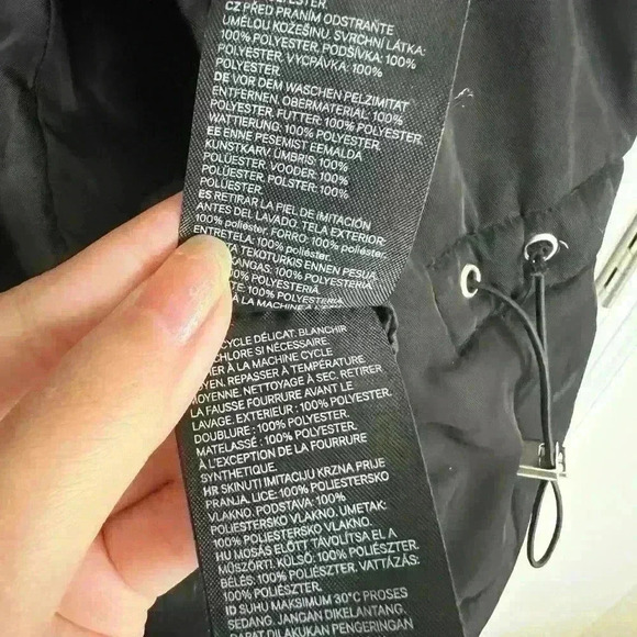 H&M Women’s Black Puffer (ish) Jacket Size Small - Picture 7 of 13